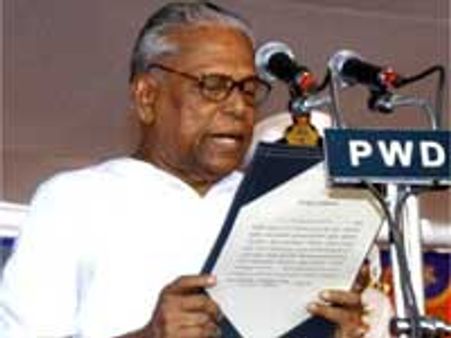 சுப்ரீம் கோர்ட் உத்தரவை உடனே அமல்படுத்த வேண்டும்: பிரதமருக்கு அச்சுதானந்தன் கடிதம்