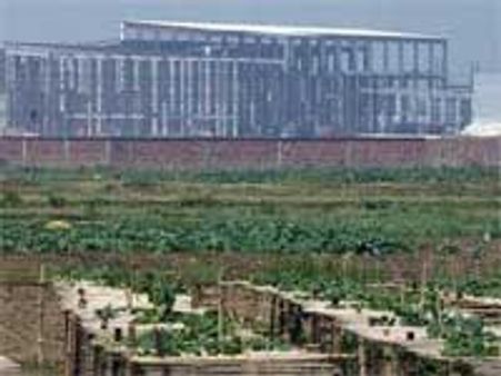 சிங்கூர் நிலங்களுக்கான ஒப்பந்தத்தை நீட்டித்தது டாடா