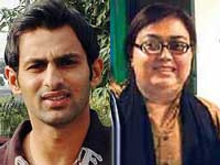 சோயப்பிடம் போலீஸ் விசாரணை- பாஸ்போர்ட் பறிமுதல்: திட்டமிட்டபடி கல்யாணம் - சானியா