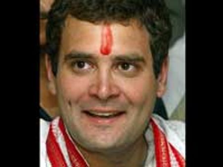 அம்பேத்கர் சிலைக்கு மாலை: ராகுல்காந்தி, மாயாவதி போட்டாபோட்டி!