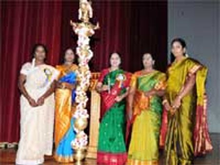 துபாயில் வான‌லை வ‌ள‌ர்த‌மிழ் அமைப்பின் நான்காம் ஆண்டு விழா