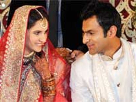 சானியா – சோயப் திருமண வரவேற்பு –சந்திரபாபு நாயுடு, திரையுலகினர் பங்கேற்பு