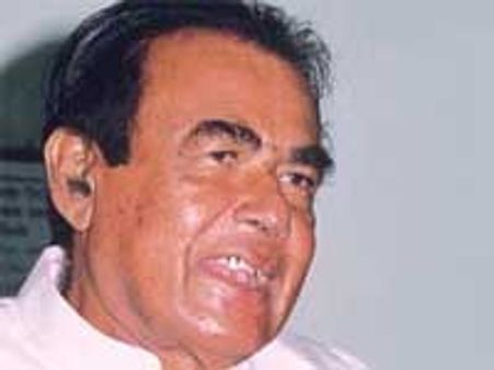 இலங்கை பிரதமராக ஜெயரத்னே பதவியேற்பு- சபாநாயகர் ராஜபக்சே அண்ணன்