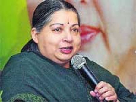 ஸ்பெக்ட்ரம்: சிபிஐ விசாரணை அதிகாரி திடீர் மாற்றம் ஏன்?- ஜெயலலிதா