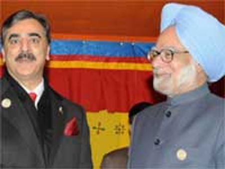 சார்க் மாநாட்டில் மன்மோகன் சிங் – பாக். பிரதமர் சந்திப்பு