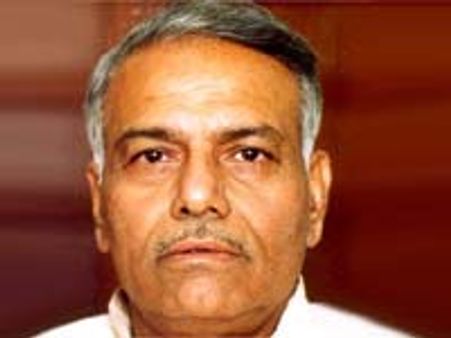 யஷ்வந்த் சின்ஹாவை முதல்வராக்கி ஜார்க்கண்ட்டில் ஆட்சியமைக்க பாஜக திட்டம்