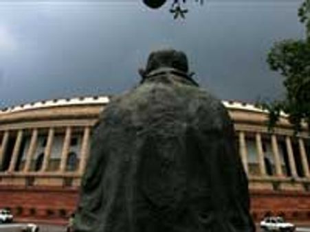 2ஜி ஸ்பெக்ட்ரம் ஒதுக்கீடு- நாடாளுமன்றத்தில் அமளி- ஒத்திவைப்பு