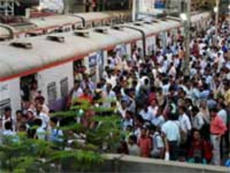 மும்பை ரயில் ஊழியர்கள் ஸ்டிரைக் வாபஸ் ஆனது