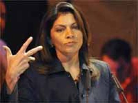 கோஸ்டரிகா நாட்டின் முதல் பெண் அதிபர்!