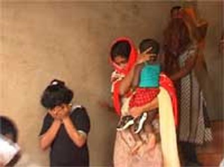 கொல்லத்தில் சாப்பிடக் கூட காசமில்லாமல் தவிக்கும் ஈழத் தமிழர்கள்