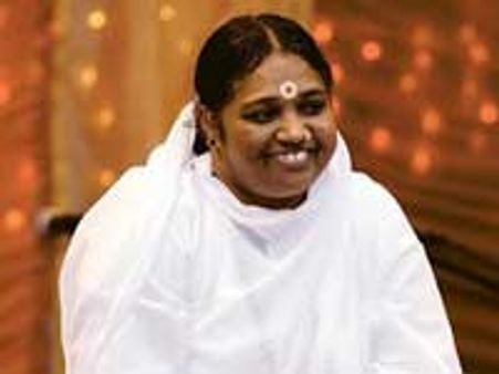 மாதா அமிர்தானந்த மயிக்கு நியூயார்க் பல்கலை டாக்டர் பட்டம்!