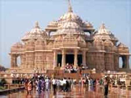 அக்ஷர்தாம் கோவில் தாக்குதல்-மூவருக்கு மரண தண்டனை: உறுதி செய்த குஜராத் ஹைகோர்ட்