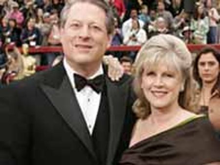 40 வருட திருமண வாழ்வுக்கு பின் மனைவியை பிரியும் அல்கோர்!