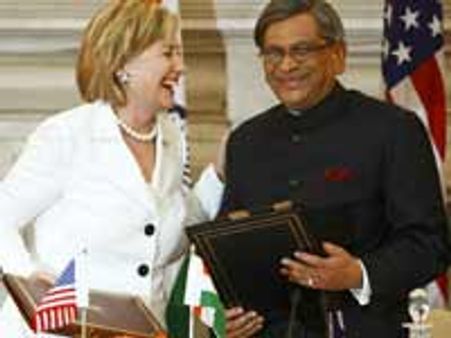 ஹிலாரி-கிருஷ்ணா சந்திப்பு: மரபை ஒதுக்கும் ஒபாமா!