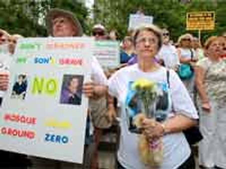 நியூயார்க்கில் தீவிரவாதிகளால் தகர்க்கப்பட்ட இரட்டை கோபுரம் இருந்த இடத்தில் மசூதி கட்ட திட்ட