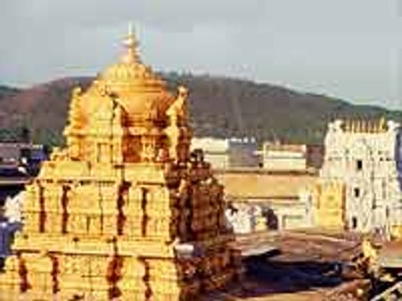 தீவிரவாதிகள் தாக்குதல் அபாயம்- திருப்பதி கோவிலில் தண்ணீர் பாட்டில்களுக்குத் தடை