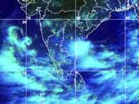 வங்கக் கடலில் புதிய புயல் சின்னம்-தமிழகத்தில் மழை வலுக்கும்
