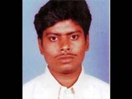 துபாயில் தலைமறைவான கீழக்கரை வாலிபர்