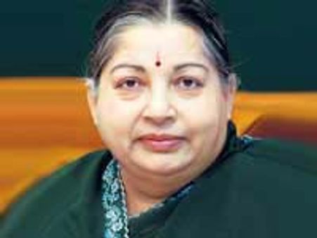 அதிமுக ஆட்சிக்கு வந்ததும் வக்கீல்கள் தமிழில் வாதாட நடவடிக்கை-ஜெ