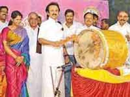 கோவையில் செம்மொழி கலை விழா கோலாகலமாக தொடங்கியது