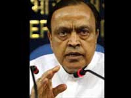 பெட்ரோல் வரி: மாநில அரசுகள் குறைக்க வேண்டும்-தியோரா