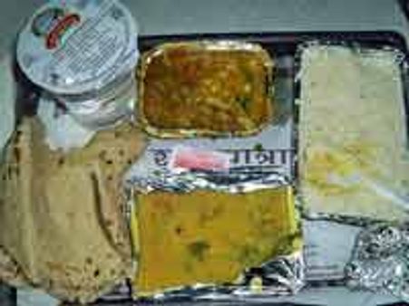 ரயில் டிக்கெட்டுடன் சாப்பாட்டையும் முன்பதிவு செய்யும் வசதி அறிமுகம்