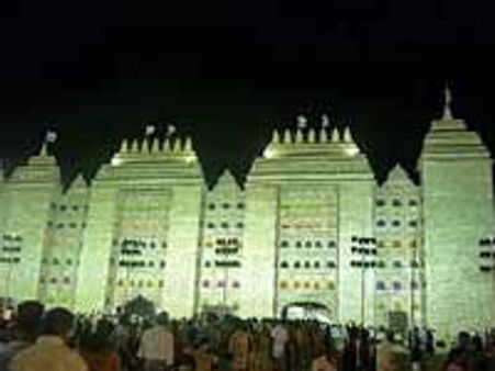 கின்னஸ் புத்தகத்தில் இடம் பெறுமா கோவை செம்மொழி மாநாட்டுப் பந்தல்?