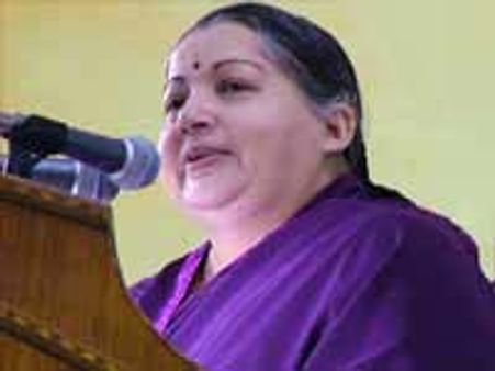 அரசு மருத்துவமனைகளில் அனைத்துமே பற்றாக்குறை-ஜெ.கண்டனம்-10ம் தேதி அதிமுக ஆர்ப்பாட்டம்