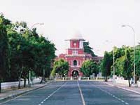 தாத்தா, பாட்டி படிக்காதவர்களா?: சர்டிபிகேட் கேட்கும் அண்ணா பல்கலை.-மாணவர்கள் குழப்பம்