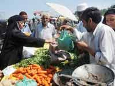 காஷ்மீரின் சில பகுதிகளில் ஊரடங்கு தளர்வு-கல்வீசிய 30 பேர் கைது