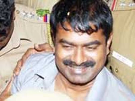 வன்முறையைத் தூண்டும் வகையில் பேசியதாக வழக்கு-சீமான் கைது