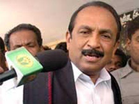 இலங்கை தூதரகதத்தை மூடும் போராட்டம்-வைகோ, நெடுமாறன் கைது