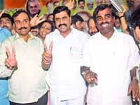 ரெட்டி சகோதரர்கள் சட்டவிரோதமாக எதையும் செய்யவில்லை-எதியூரப்பா