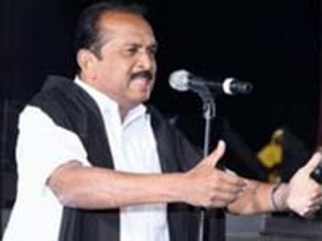 சிறப்புத் தூதர் என்று பேசி திசை திருப்பப் பார்க்கிறார் கருணாநிதி-வைகோ