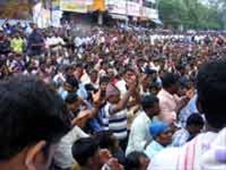 தமிழக, மத்திய அரசுகளைக் கண்டித்து நாகர்கோவிலில் மீனவர்கள் முற்றுகைப் போராட்டம்