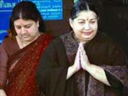 அதிமுக முக்கிய பொறுப்புகளிலிலிருந்து சசி உறவினர்கள் வெங்கடேஷ்-தினகரன் நீக்கம்