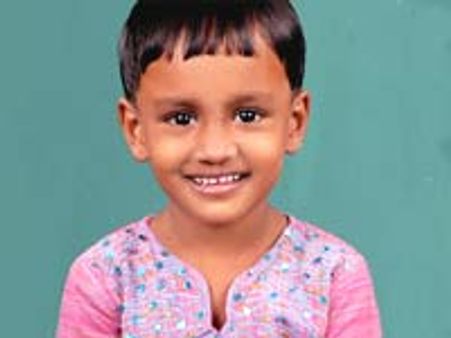 உத‌வி கோரும் வாய் பேச‌ இய‌லாத‌‌, செவி கேட்காத‌ சிறுமி!