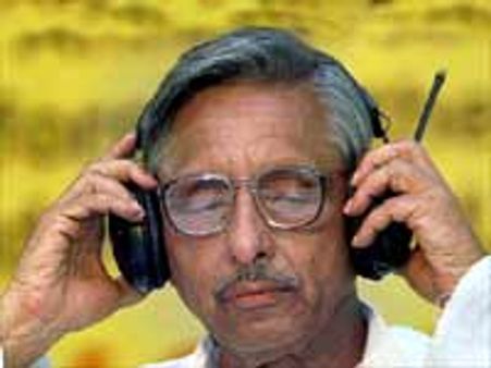 நல்லா மழை பெய்யனும்.. காமன்வெல்த் போட்டி 'பிளாப்' ஆகனும்-அய்யர் வேண்டுதல்