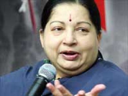 அரசு மருத்துவமனையின் அலங்கோலத்தைக் கண்டித்து சாத்தூரில் அதிமுக ஆர்ப்பாட்டம்