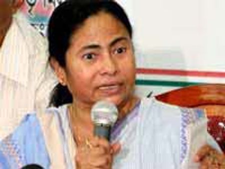 என்னைக் கொல்ல தற்கொலைப் படைகளை அமைக்கிறது சிபிஎம்-மமதா புகார்