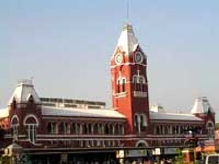 உலக தரத்துக்கு மாறப் போகும் சென்னை சென்ட்ரல் ரயில் நிலையம்!