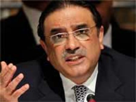 இங்கிலாந்தில் பாக். அதிபர் சர்தாரி மீது ஷூ வீச்சு