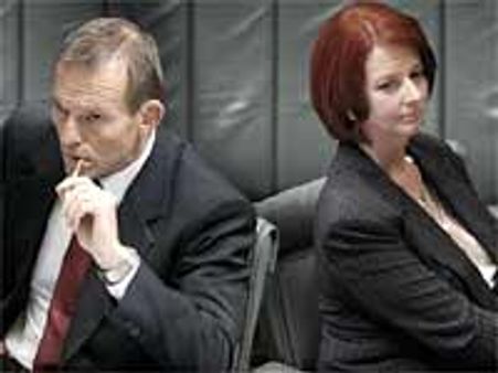 ஆஸி. தேர்தலில் இழுபறி-சுயேச்சைகளுக்கு வலை வீசும் பிரதமர் ஜூலியா, டோனி அபாட்