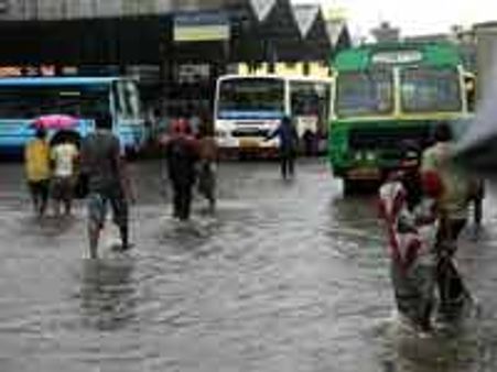 தமிழகத்தில் பெய்யும் கன மழை-ஆவணி மாத கல்யாணங்களுக்குப் பாதிப்பு