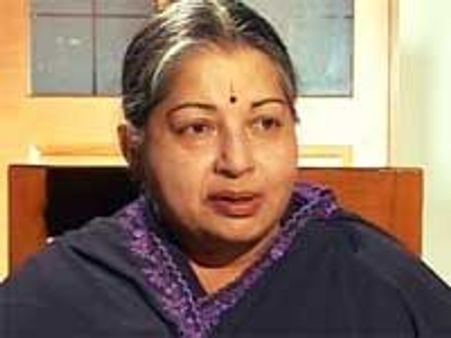 கருணாநிதி எதிர்பார்க்கும் ஒத்துழைப்பை என்னால் அளிக்க முடியாது-ஜெ.