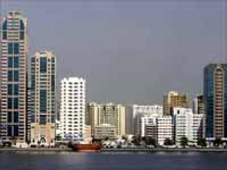 ஷார்ஜாவில் தவிக்கும் 800 இந்தியர்கள்: வேலையின்றி பட்டினியால் வாட்டம்