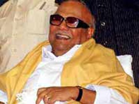 பதில் சொல்ல முடியாத கேள்விகளுக்கு கொடநாட்டில் பதுங்கும் ஜெ.-கருணாநிதி