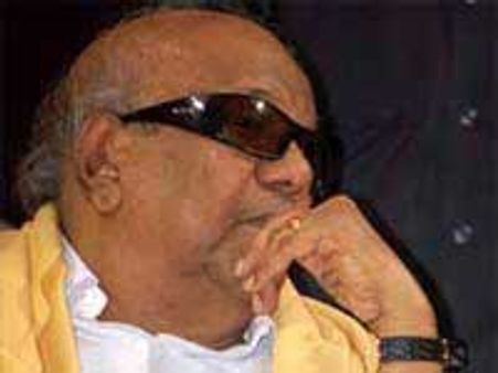 சோனியா தலைமையில்தான் காங். சிறப்பாக செயல்படுகிறது-கருணாநிதி