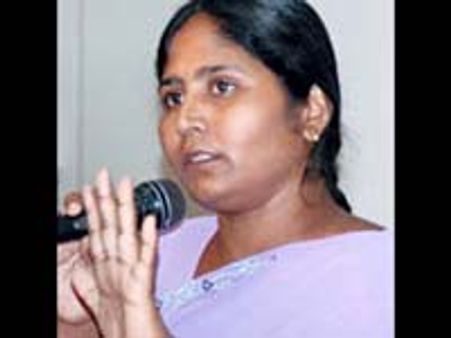 2 வழக்குகளிலிருந்து முத்துலட்சுமி விடுதலை-கர்நாடக கோர்ட் உத்தரவு