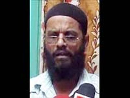 சிபிஐ என்னை மிரட்டியதால் பொய் சாட்சியம் அளித்தேன்-சோராபுதீன் வழக்கின் சாட்சி அஸம் கான் பல்டி